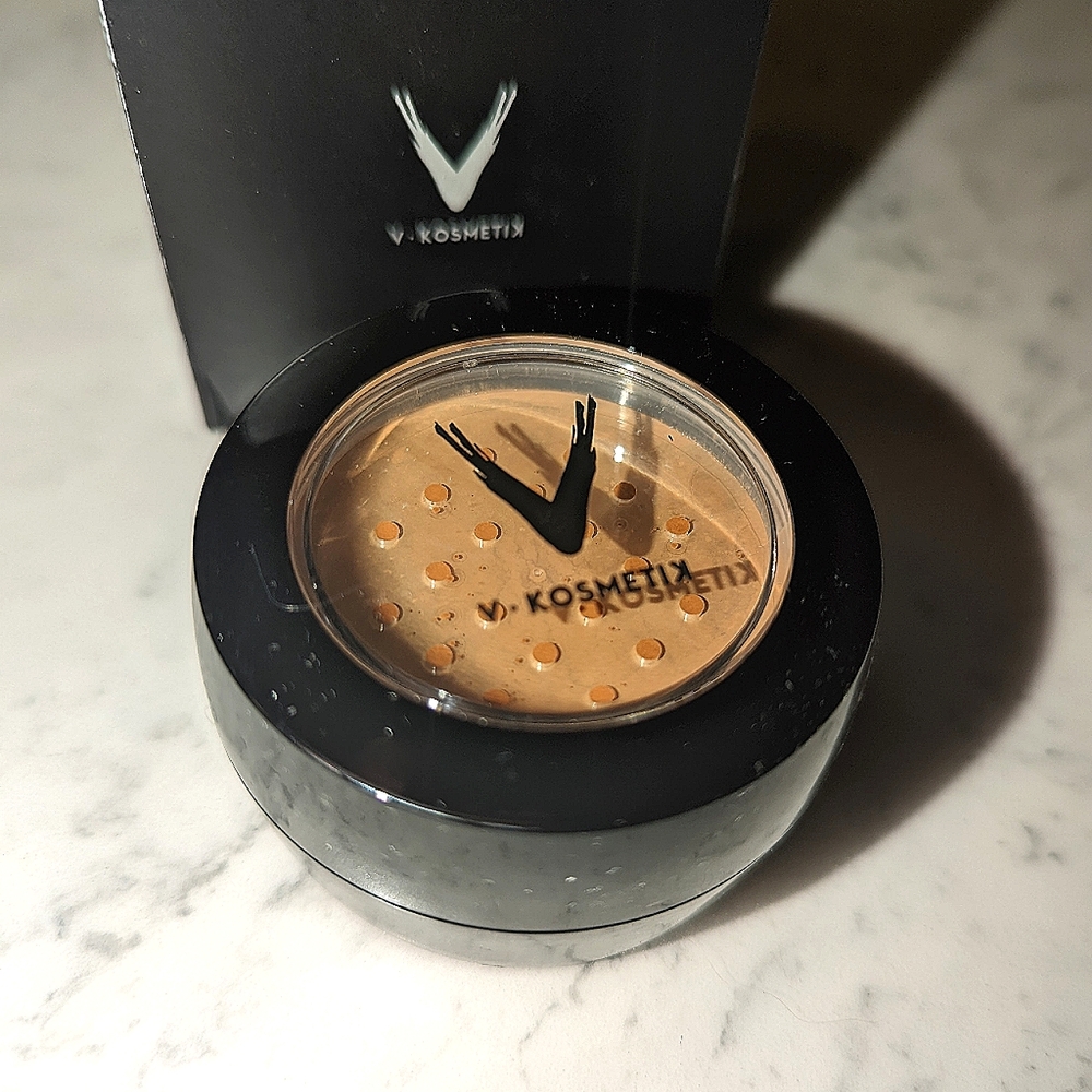 V. Kosmetiks Loose Powder